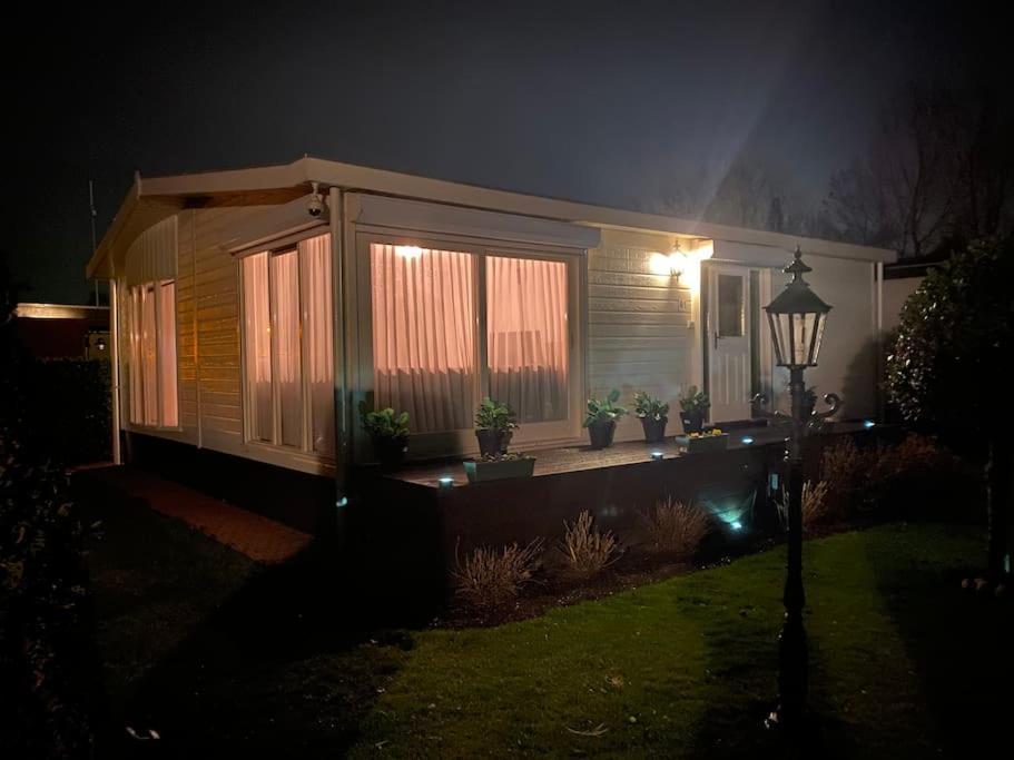 Luxe Chalet In Prachtig Natuurgebied Lith Exteriör bild