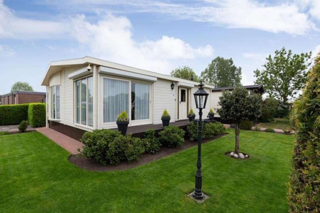 Luxe Chalet In Prachtig Natuurgebied Lith Exteriör bild